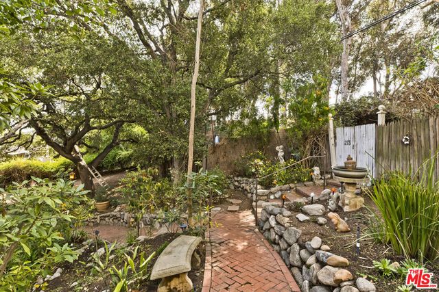 271 Beloit Avenue, Los Angeles, CA 90049