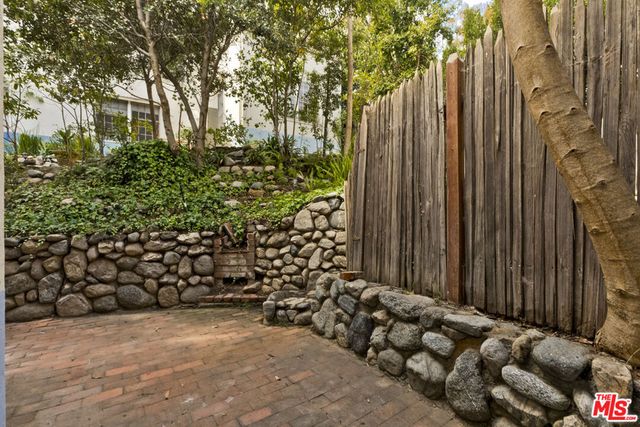 271 Beloit Avenue, Los Angeles, CA 90049