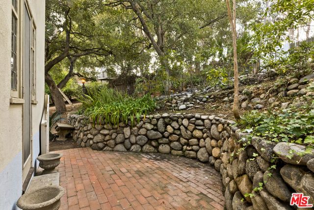 271 Beloit Avenue, Los Angeles, CA 90049