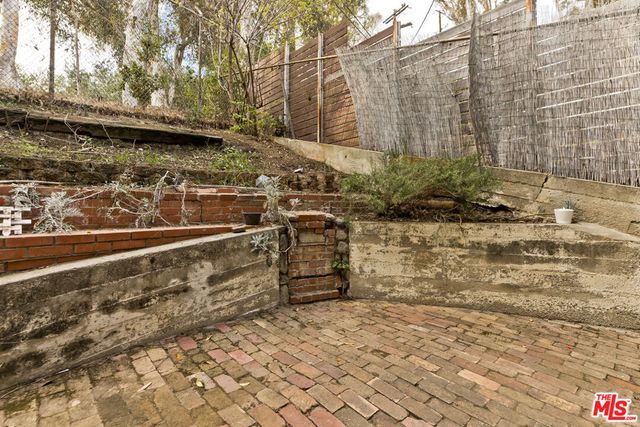 271 Beloit Avenue, Los Angeles, CA 90049