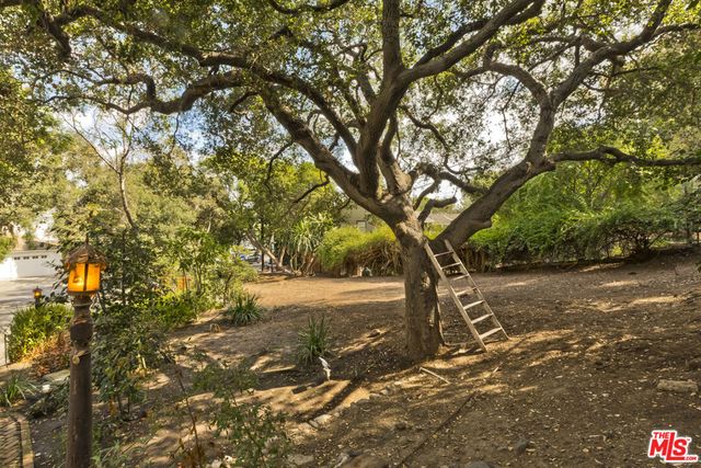 271 Beloit Avenue, Los Angeles, CA 90049