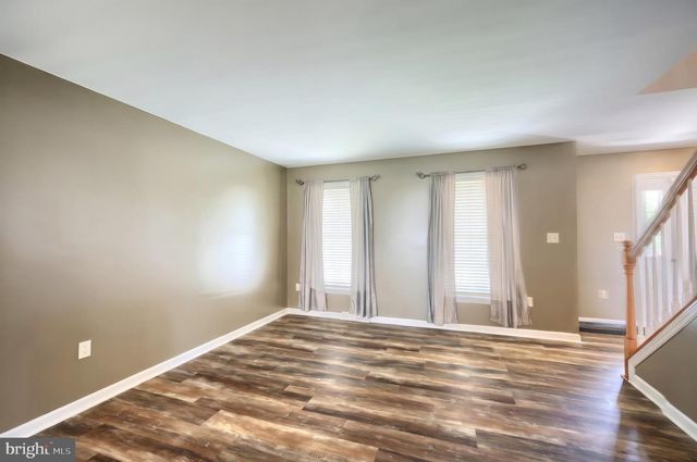 315 LYNNE DR, Mount Wolf, PA 17347