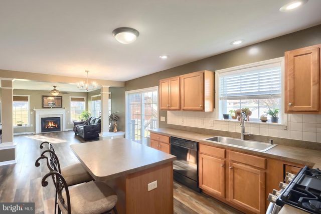 315 LYNNE DR, Mount Wolf, PA 17347