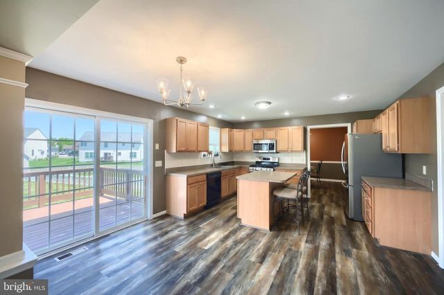 315 LYNNE DR, Mount Wolf, PA 17347