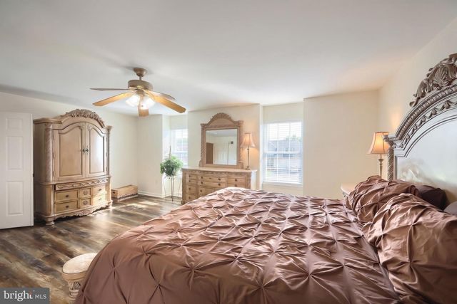 315 LYNNE DR, Mount Wolf, PA 17347