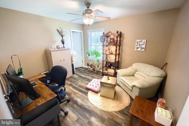 315 LYNNE DR, Mount Wolf, PA 17347