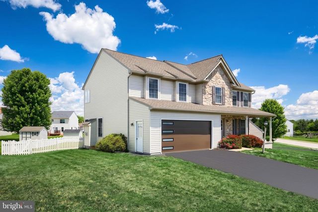 315 LYNNE DR, Mount Wolf, PA 17347
