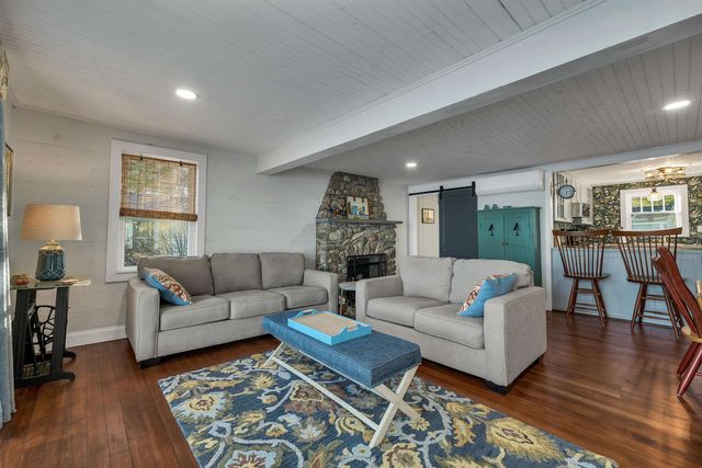 31 Lake Shore Drive, Effingham, NH 03882