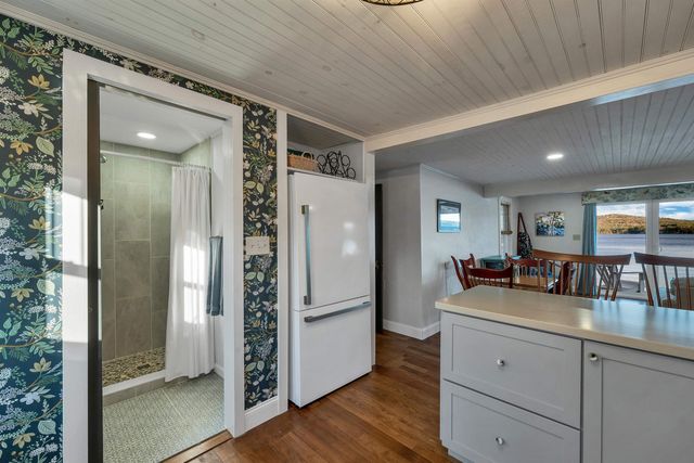 31 Lake Shore Drive, Effingham, NH 03882