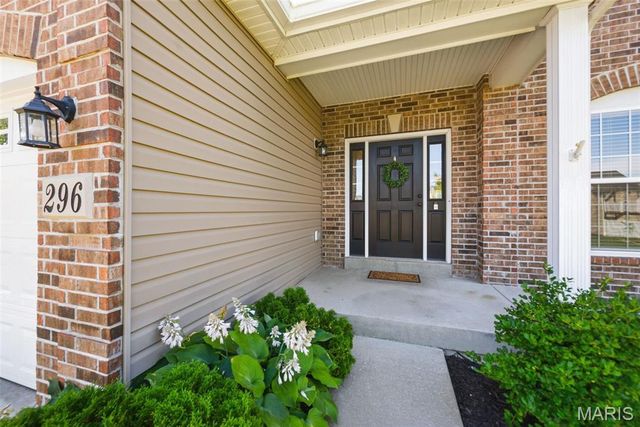 296 Cambridgeshire Court, St Peters, MO 63376