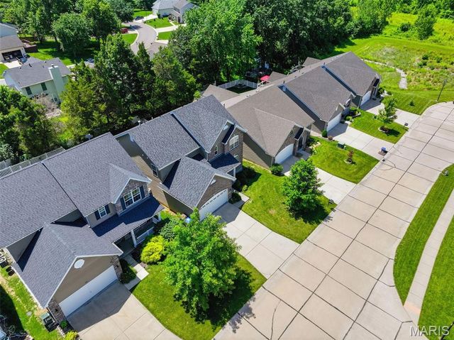 296 Cambridgeshire Court, St Peters, MO 63376