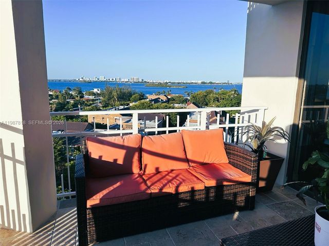 1000 Quayside Terrace 1101, Miami, FL 33138