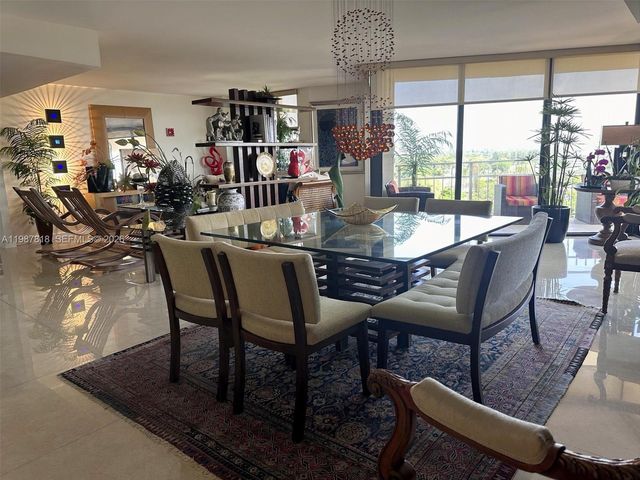 1000 Quayside Terrace 1101, Miami, FL 33138