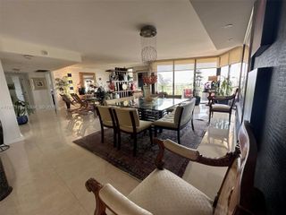 1000 Quayside Terrace 1101, Miami, FL 33138