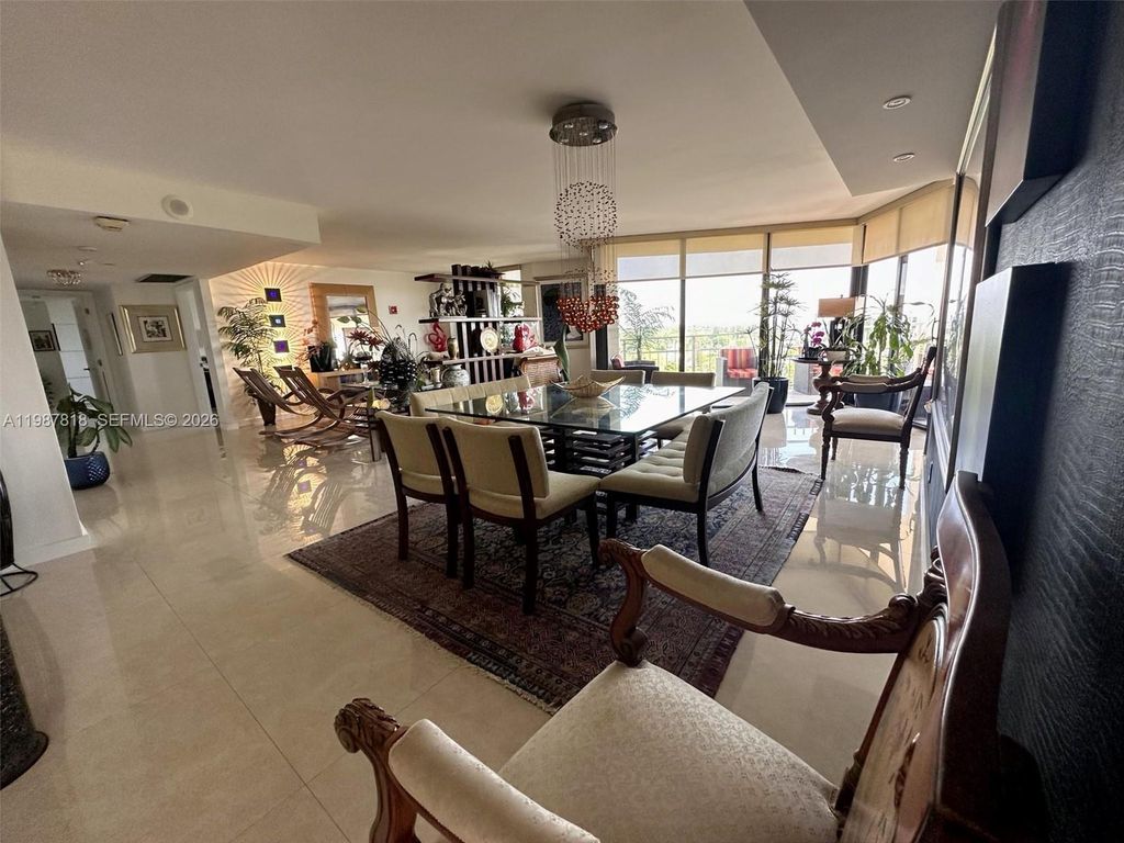 1000 Quayside Terrace 1101, Miami, FL 33138