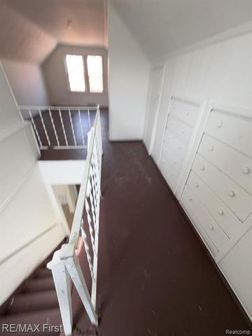 8638 Heyden Street, Detroit, MI 48228