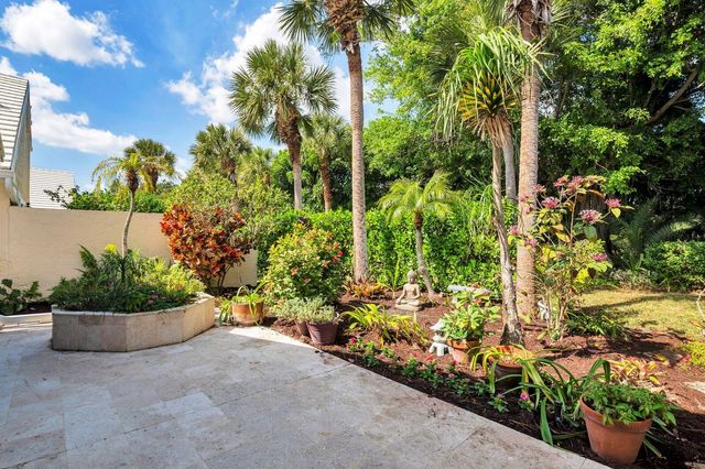 9213 Heathridge Drive, West Palm Beach, FL 33411