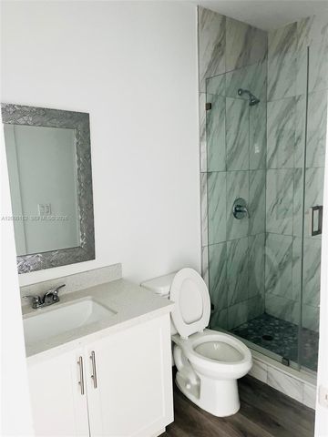 2611 NW 166 St, Miami Gardens, FL 33054