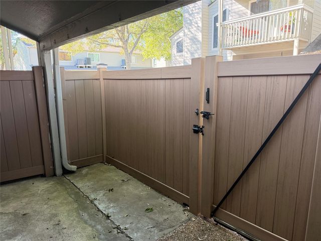 2379 Briarwest Boulevard 93, Houston, TX 77077