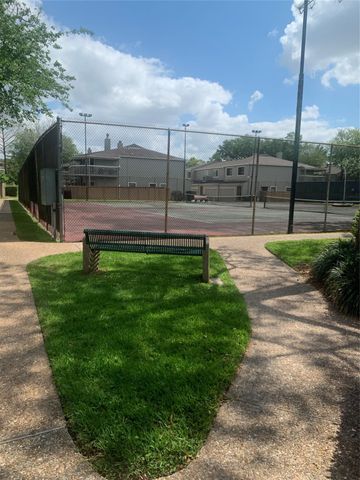 2379 Briarwest Boulevard 93, Houston, TX 77077