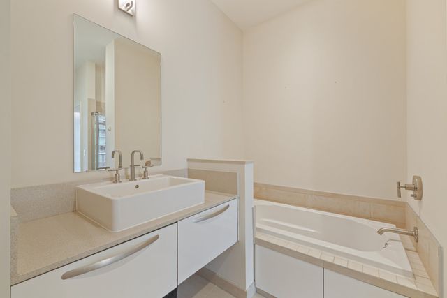 700 12th Ave S Unit 1002, Nashville, TN 37203