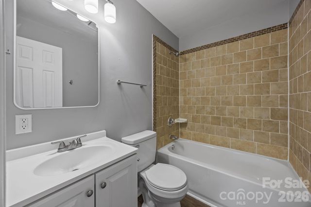 9300 Edgevale Drive, Charlotte, NC 28216