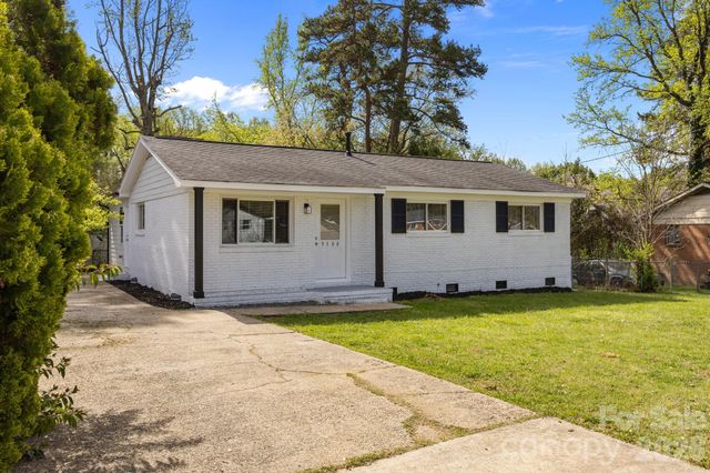 9300 Edgevale Drive, Charlotte, NC 28216