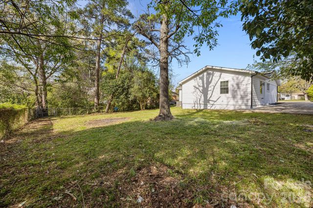 9300 Edgevale Drive, Charlotte, NC 28216