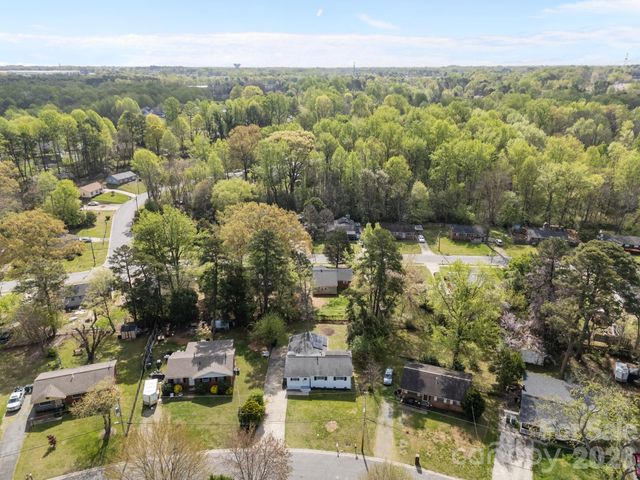 9300 Edgevale Drive, Charlotte, NC 28216