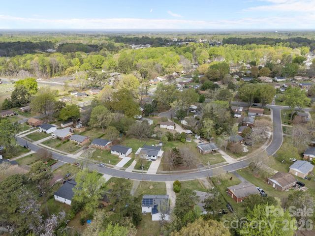 9300 Edgevale Drive, Charlotte, NC 28216