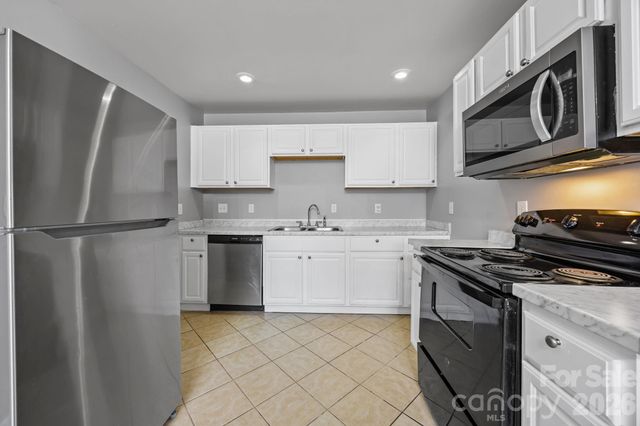 9300 Edgevale Drive, Charlotte, NC 28216