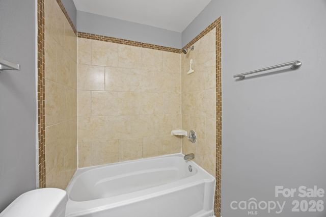 9300 Edgevale Drive, Charlotte, NC 28216