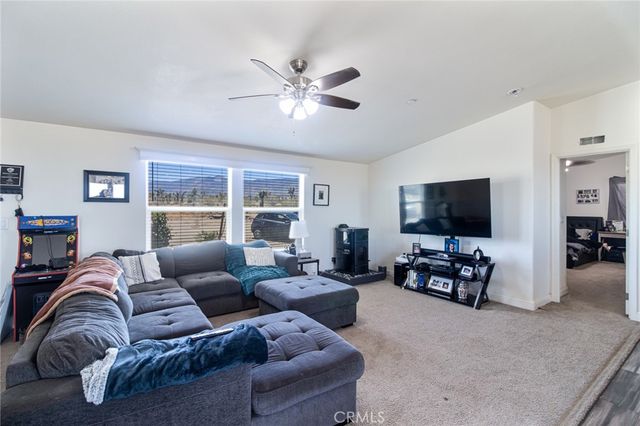 2876 Goss, Phelan, CA 92371