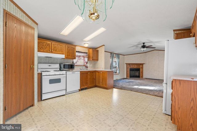 523 CANTER RD, Wilmington, DE 19810