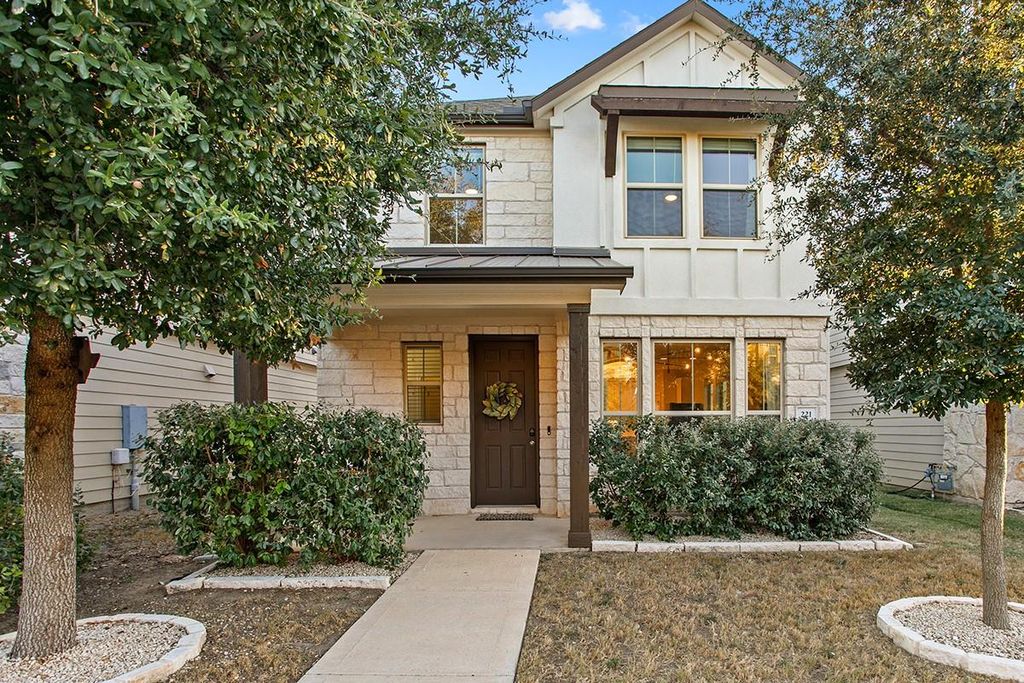 221 Diamond Point DR, Dripping Springs, TX 78620
