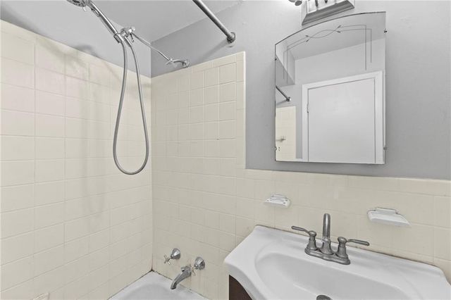 7909 Lamar Avenue, Prairie Village, KS 66208