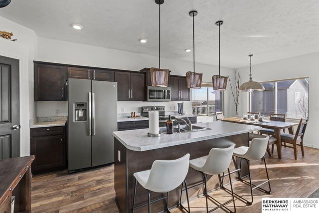 19109 Greenleaf Street, Omaha, NE 68136