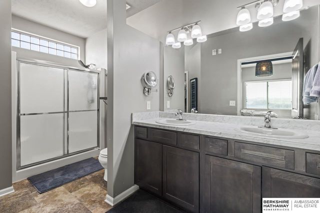 19109 Greenleaf Street, Omaha, NE 68136