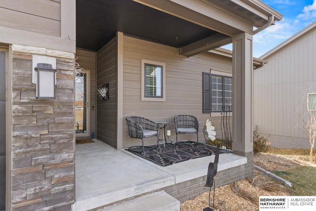 19109 Greenleaf Street, Omaha, NE 68136