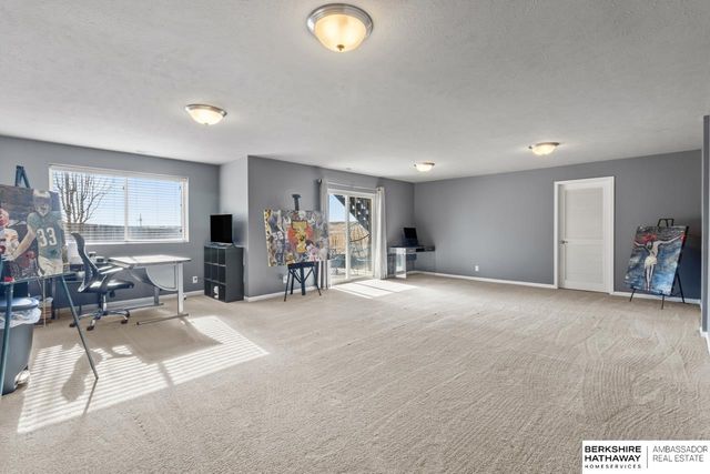 19109 Greenleaf Street, Omaha, NE 68136