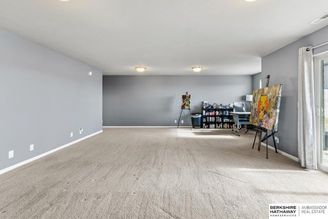 19109 Greenleaf Street, Omaha, NE 68136