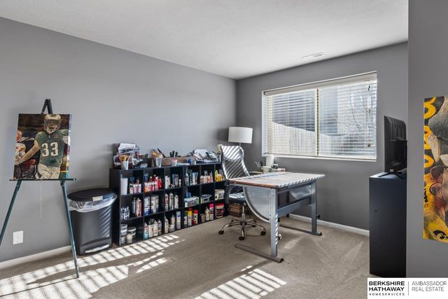 19109 Greenleaf Street, Omaha, NE 68136