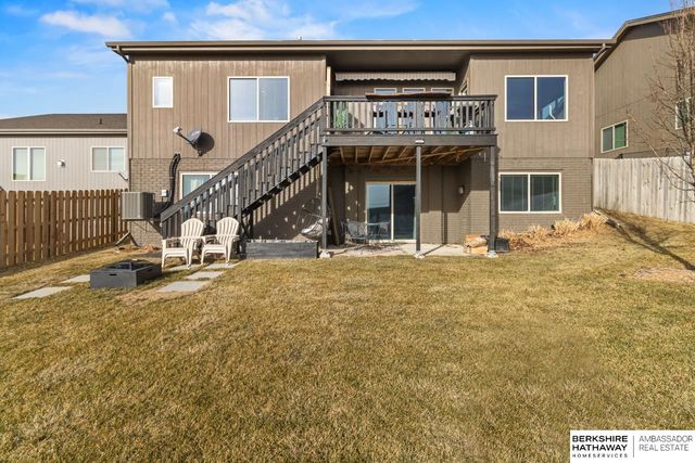 19109 Greenleaf Street, Omaha, NE 68136