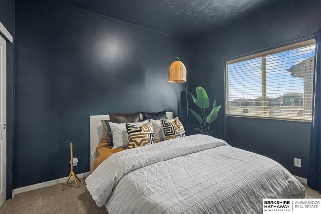 19109 Greenleaf Street, Omaha, NE 68136