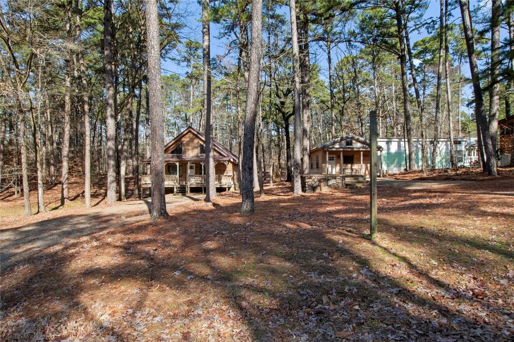 Image 1 of property listing at 35 Marlin Drive, Broken Bow, OK 74728