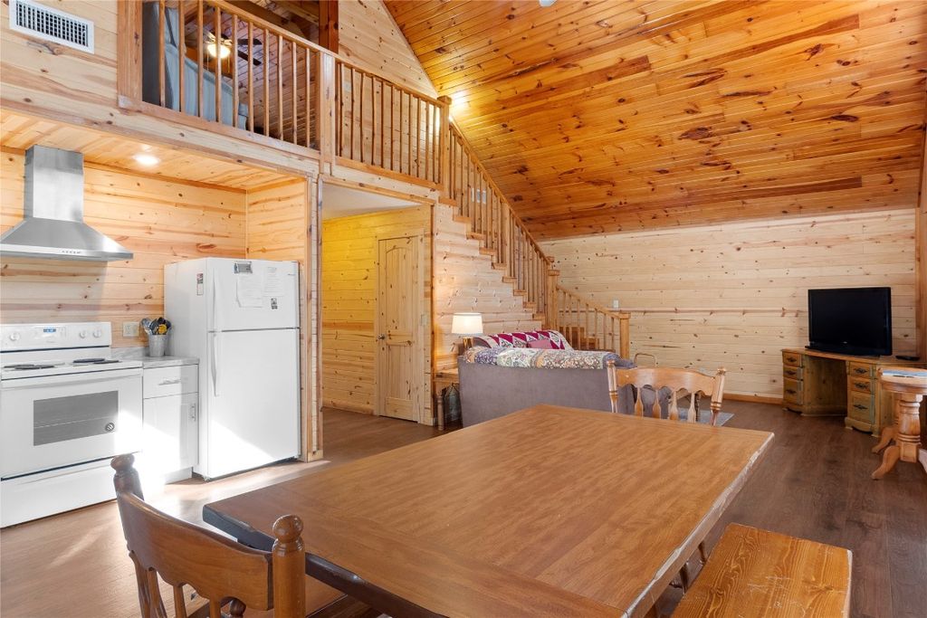 Image 10 of property listing at 35 Marlin Drive, Broken Bow, OK 74728