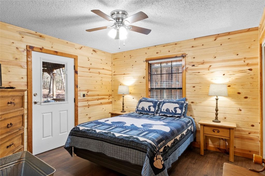 Image 14 of property listing at 35 Marlin Drive, Broken Bow, OK 74728