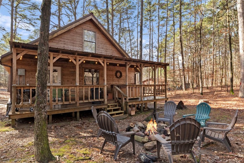 Image 2 of property listing at 35 Marlin Drive, Broken Bow, OK 74728