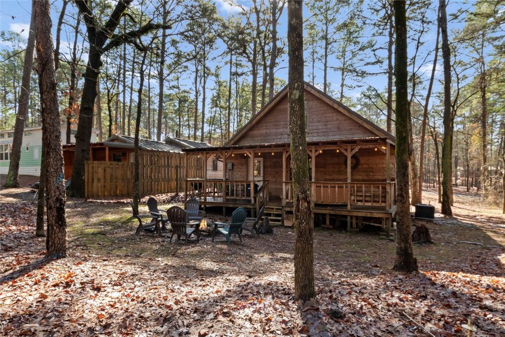 Image 20 of property listing at 35 Marlin Drive, Broken Bow, OK 74728