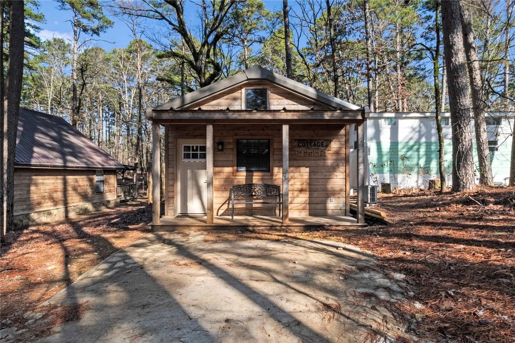 Image 21 of property listing at 35 Marlin Drive, Broken Bow, OK 74728
